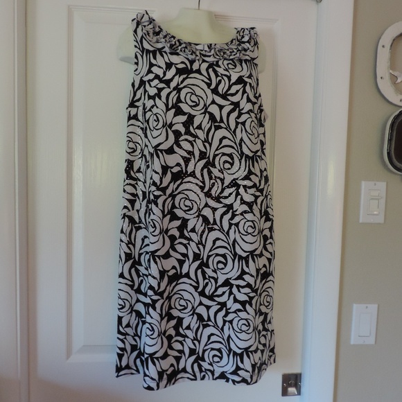 MSK black and white sleevless floral shift dress medium - Picture 1 of 6